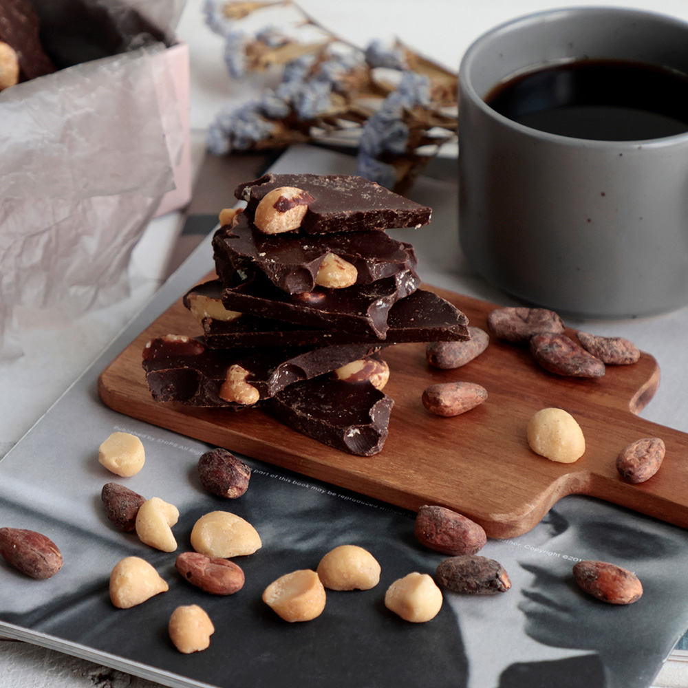 糖質オフ スイートチョコマカダミアナッツ入割れタイプ
